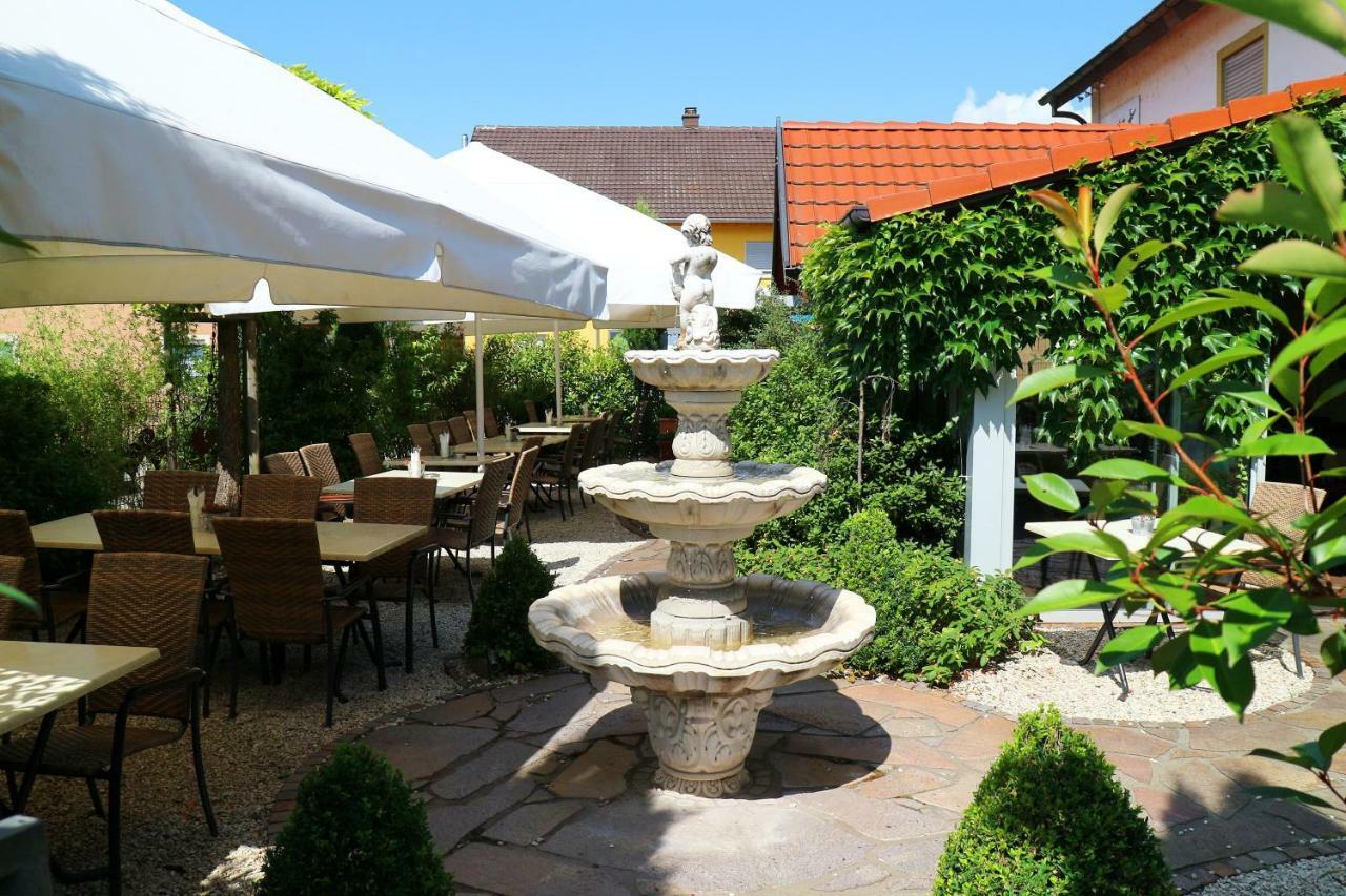 Hotel - Restaurant Hirschen - Werneths Landgasthof Beim Europa- Park Rust Rheinhausen Εξωτερικό φωτογραφία